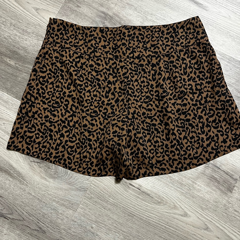 LOFT Animal Print Shorts - Picture 2 of 11